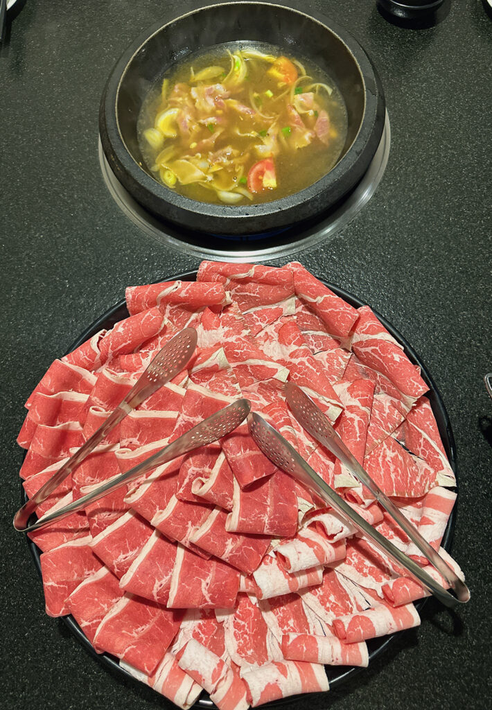 肉多多火鍋-松山健康店-熟成牛拼盤雙人套餐